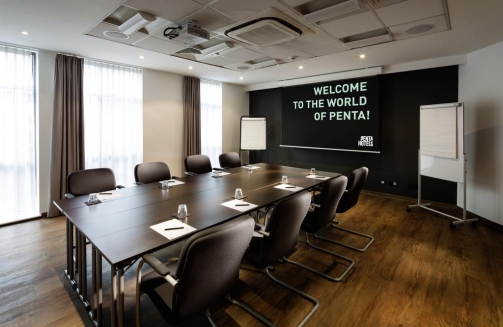 Penta Hotel Ipswich meeting room'